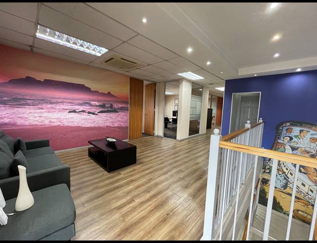 257M² OFFICE FOR SALE IN LYME PARK